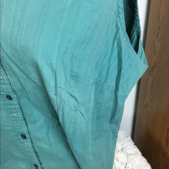 ST Johns Bay 1X womans stretch green button down sleeveless top - Picture 4 of 12